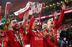 华体会官网-曼联教练组集体庆祝球队新一轮胜利！的简单介绍